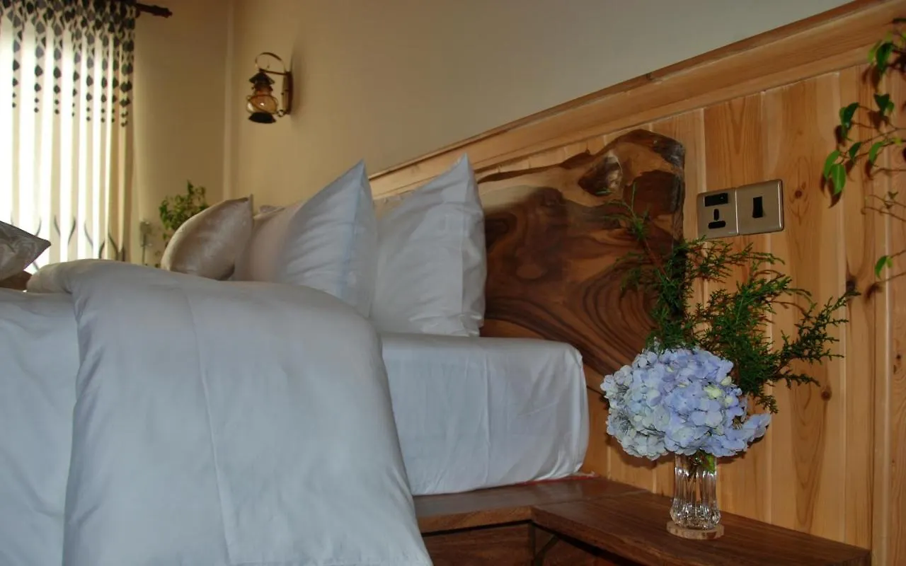 Cottage San Francesco Нувара-Элия Отель